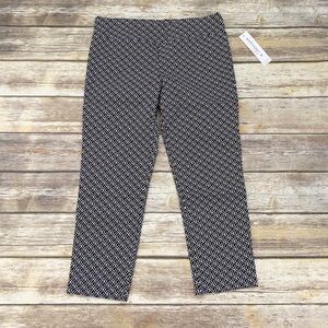 Margaret M Black and White Print Cropped Slimming Pull on Pants Petite